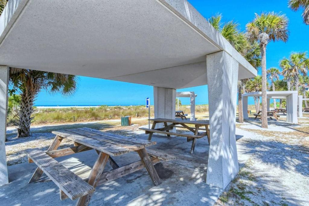 Canal 309 - Right In Siesta Key Village! Exterior foto